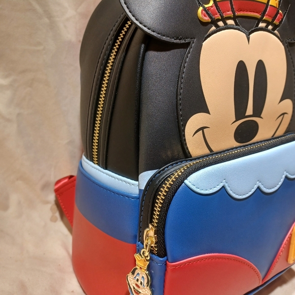 Loungefly Disney backpack - Picture 3 of 11